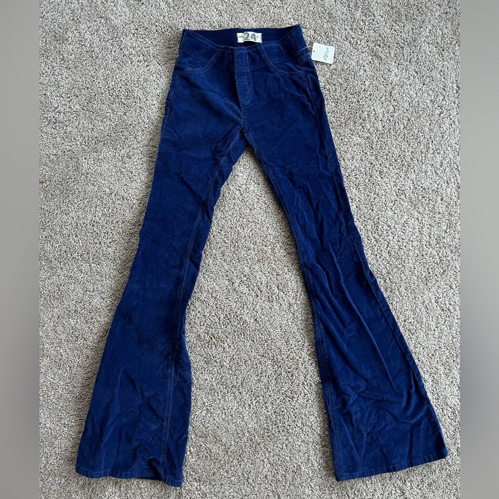 Micro Corduroy High-Waist blue Flare Pant